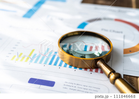 ルーペと資料 ルーペと資料 111846668