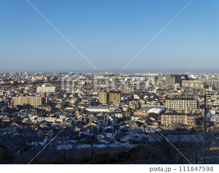 柏原市の高尾山から見る景色 111847598