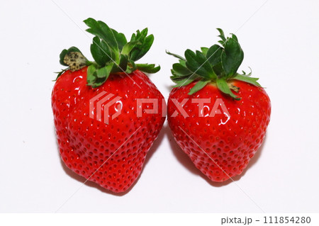 真っ赤ないちご 真っ赤ないちご 111854280