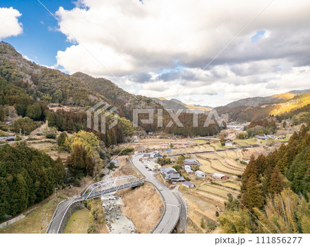 和歌山県紀美野町 毛原地区 里山風景 111856277