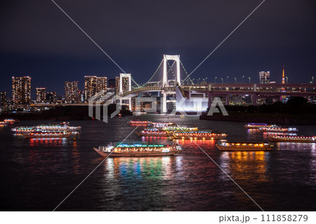 お台場の美しい夜景 お台場の美しい夜景 111858279