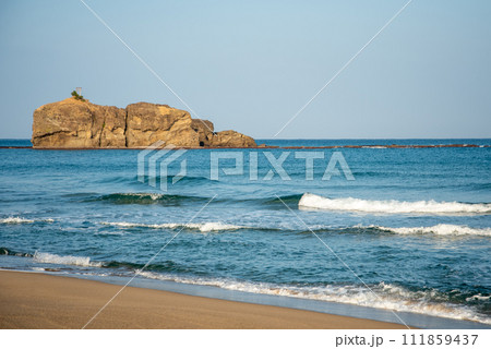 白兎海岸の美しい日本海風景 111859437