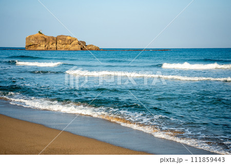 白兎海岸の美しい日本海風景 111859443