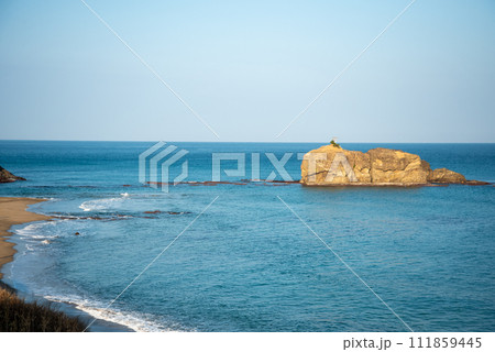 白兎海岸の美しい日本海風景 白兎海岸の美しい日本海風景 111859445