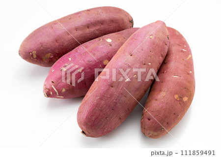 白バックのさつまいも・シルクスウィート 白バックのさつまいも・シルクスウィート 111859491