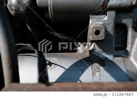 農業機械のエンジンのイメージ 111867667