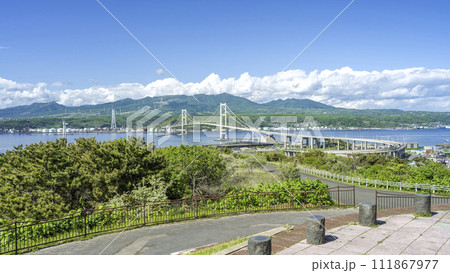 祝津公園展望台から白鳥大橋  16:9  室蘭市 111867977