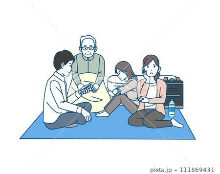 避難所生活をする家族のイラスト 避難所生活をする家族のイラスト 111869431