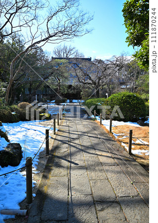 残雪の中院　本堂　冬景色　 111870244