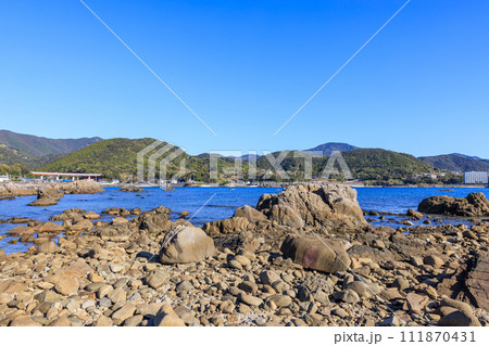 江須崎島からの朝風景　和歌山県すさみ町 111870431