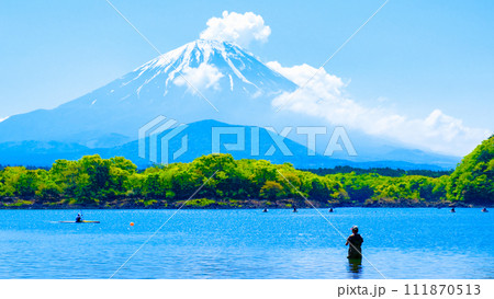 精進湖から望む富士山（5月） 111870513