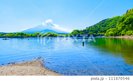精進湖から望む富士山（5月） 111870546