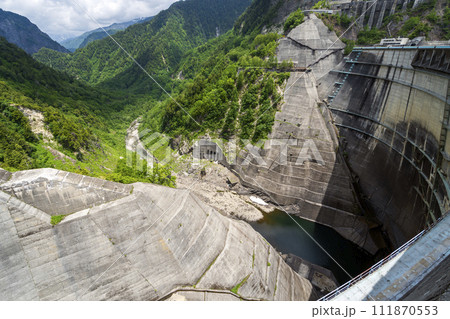 立山黒部アルペンルート・黒部湖 立山黒部アルペンルート・黒部湖 111870553