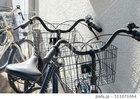 アパートの駐輪場のイメージ 111871064