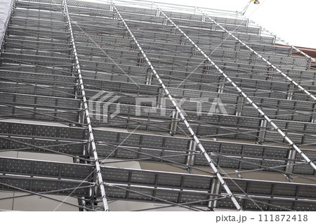 大規模マンションの仮設足場(次世代足場) 111872418
