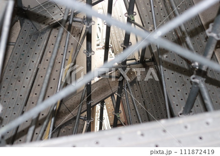 複雑な設計に対応する仮設足場(次世代足場) 複雑な設計に対応する仮設足場(次世代足場) 111872419