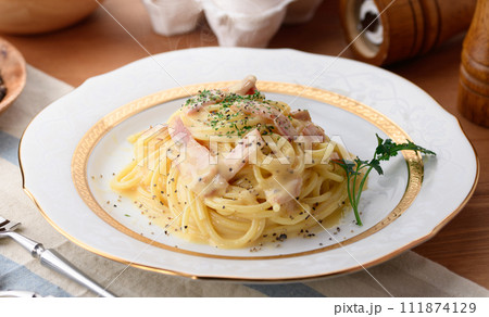 カルボナーラ スパゲッティ カルボナーラ スパゲッティ 111874129