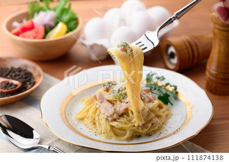 カルボナーラ スパゲッティ カルボナーラ スパゲッティ 111874138
