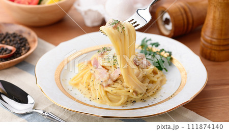 カルボナーラ スパゲッティ 111874140