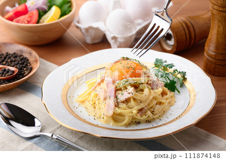 カルボナーラ スパゲッティ カルボナーラ スパゲッティ 111874148