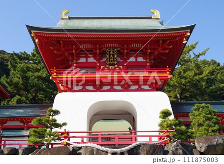 下関 赤間神宮の水天門 竜宮城のよう 下関 赤間神宮の水天門 竜宮城のよう 111875003