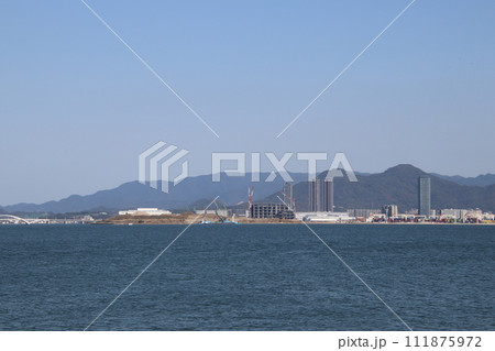 福岡市の博多湾から見た福岡都市風景の写真素材 [111875972] - PIXTA
