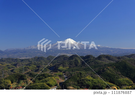 冬晴れの大山 111876887