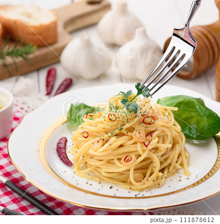 ペペロンチーノ スパゲティ ペペロンチーノ スパゲティ 111878612