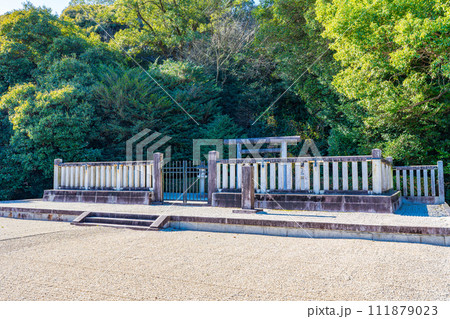 奈良県香芝市　第二十五代武烈天皇　	傍丘磐坏丘北陵 111879023