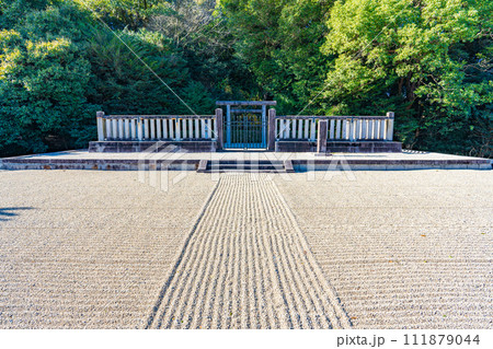 奈良県香芝市　第二十五代武烈天皇　	傍丘磐坏丘北陵 111879044