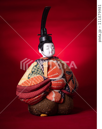 雛人形、お内裏様　（木目込み人形） 111879981