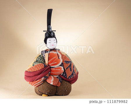 雛人形、お内裏様　（木目込み人形） 111879982