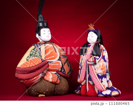 雛人形(お雛様とお内裏様)(木目込み人形) 雛人形(お雛様とお内裏様)(木目込み人形) 111880465