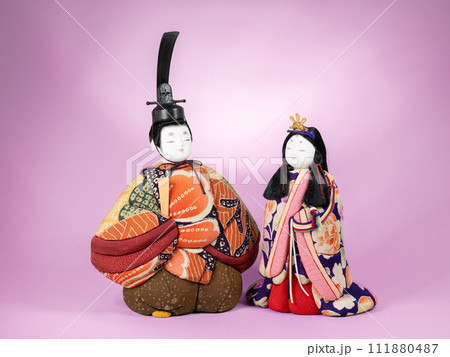 雛人形(お雛様とお内裏様)(木目込み人形) 雛人形(お雛様とお内裏様)(木目込み人形) 111880487