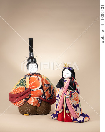 雛人形(お雛様とお内裏様)(木目込み人形) 雛人形(お雛様とお内裏様)(木目込み人形) 111880501
