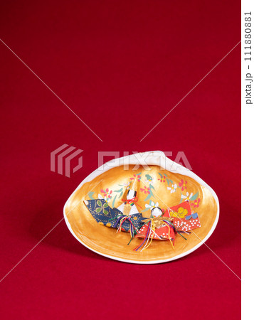 貝細工のお雛様とお内裏様 111880881