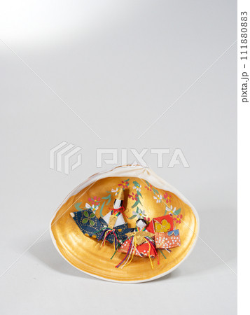 貝細工のお雛様とお内裏様 貝細工のお雛様とお内裏様 111880883