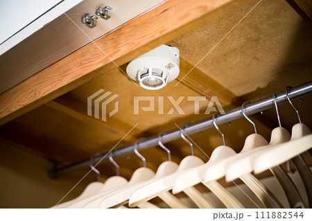 クローゼット内の住宅用火災報知器 クローゼット内の住宅用火災報知器 111882544