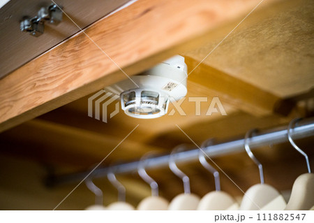 クローゼット内の住宅用火災報知器 クローゼット内の住宅用火災報知器 111882547