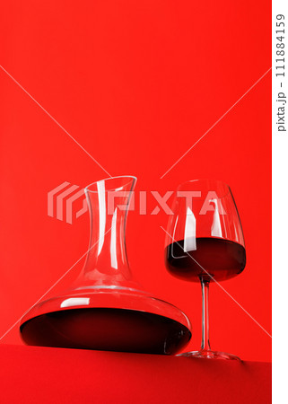 Red wine elegance 111884159