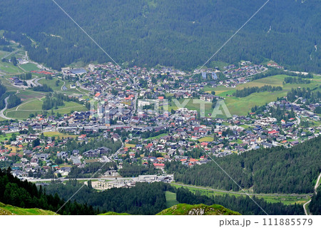 ゼーフェル・ヨッホバーンからゼーフェルトの町並み 111885579