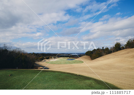 冬のゴルフ場 冬のゴルフ場 111885717
