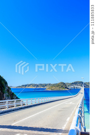 冬の角島大橋　山口県下関市 111885833