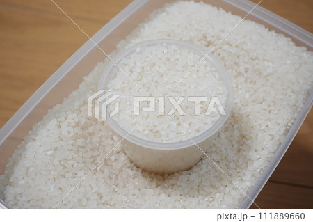 お米 111889660