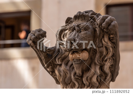 Sculpture details of rich decorated courtyard of Palazzo Vecchio in Florence 111892052