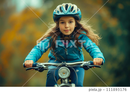 Active Lifestyle: Female Cyclist in Focus Active Lifestyle: Female Cyclist in Focus 111893176