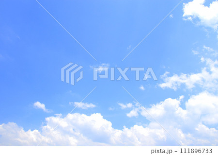 空　1　さわやかな青空 111896733