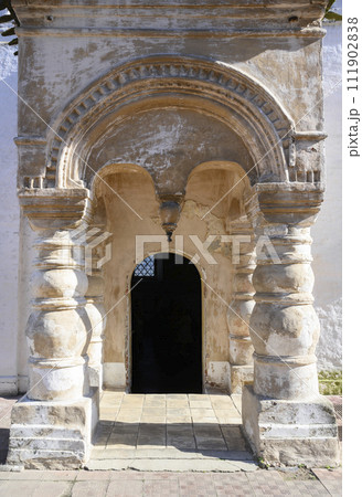Arched porch of Church of Savior on Spilled Blood built in 1675 in a monastery in Rostov the Great Arched porch of Church of Savior on Spilled Blood built in 1675 in a monastery in Rostov the Great 111902838