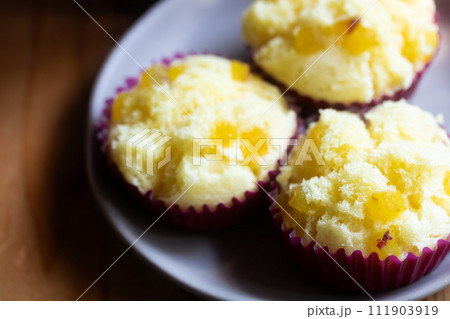 小腹を満たす小さなさつま芋の蒸しパン 111903919