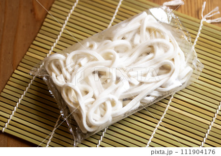 生産高日本一の冷凍食品・冷凍うどん 111904176